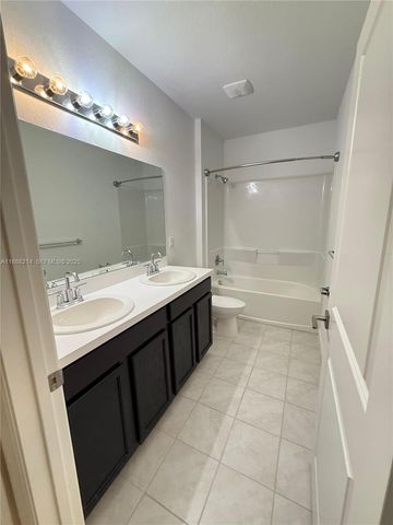 29380 SW 143rd Pl, Homestead, FL 33033