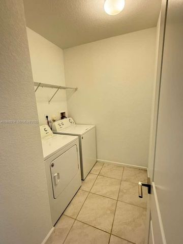 29380 SW 143rd Pl, Homestead, FL 33033