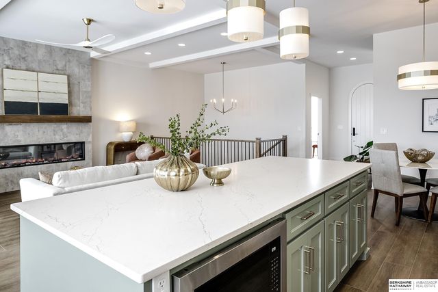 21113 Laurel Avenue, Elkhorn, NE 68022