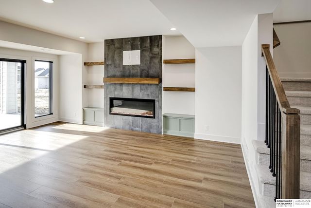 21113 Laurel Avenue, Elkhorn, NE 68022