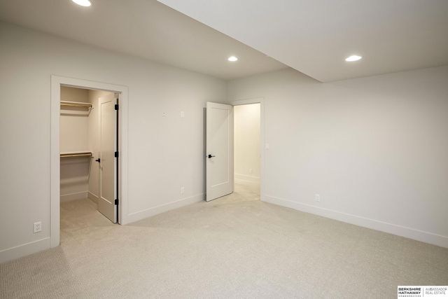 21113 Laurel Avenue, Elkhorn, NE 68022