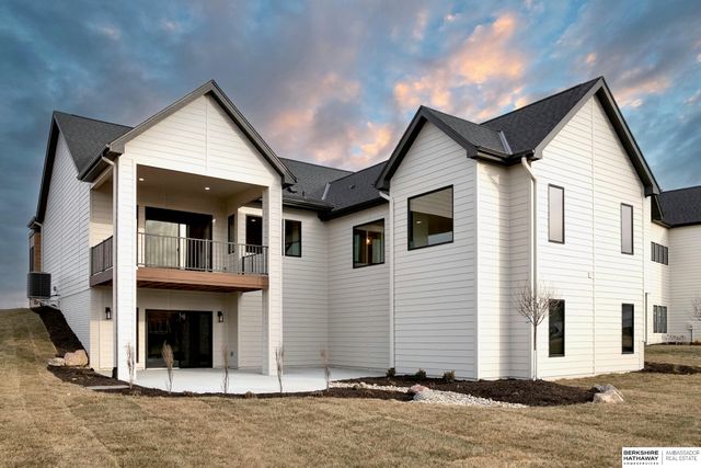 21113 Laurel Avenue, Elkhorn, NE 68022