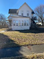154 W Sheffield Street, St. Anne, IL 60964