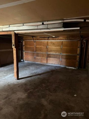 1306 Sherwood Court E, Tacoma, WA 98445
