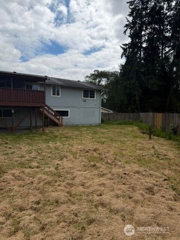 1306 Sherwood Court E, Tacoma, WA 98445