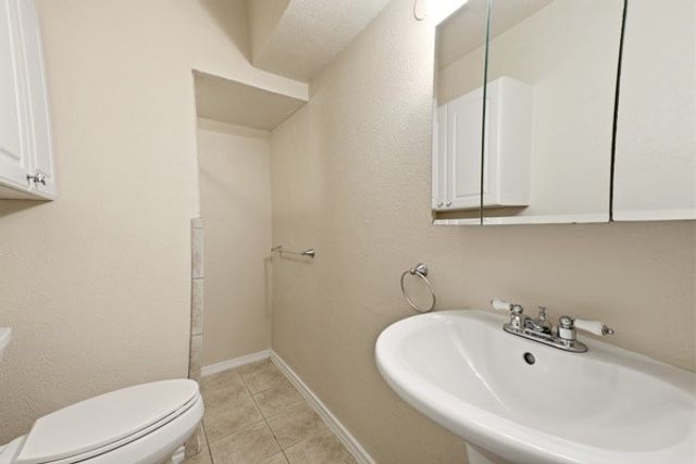 205 Roaring Springs Drive, Desoto, TX 75115