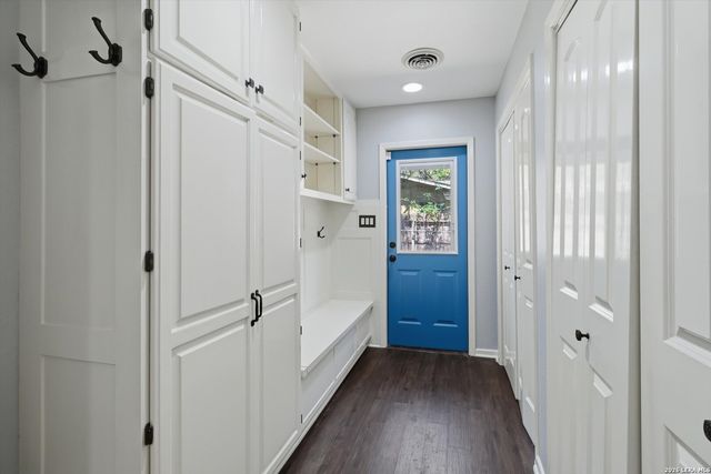 118 William Classen, San Antonio, TX 78232