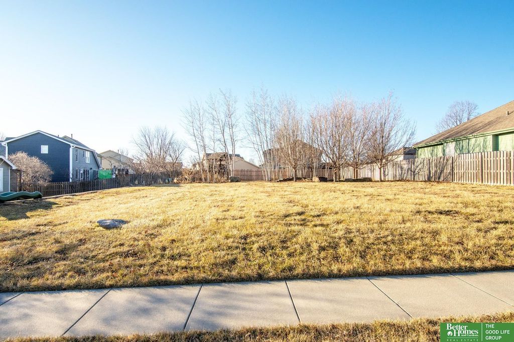 14915 Ellison Avenue, Omaha, NE 68116