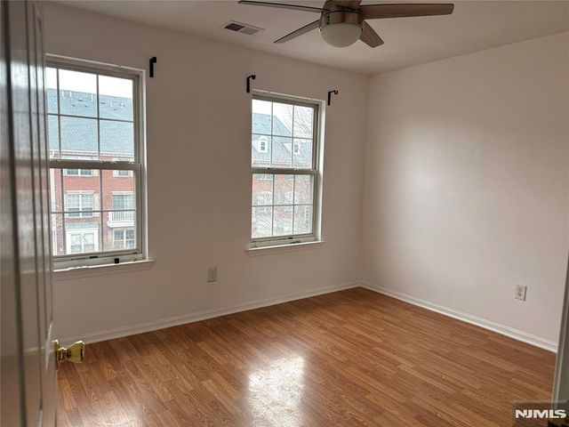 17 Mulberry Street, Jersey City, NJ 07305