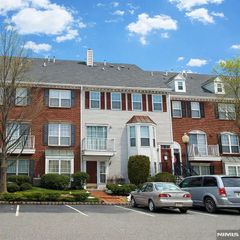 17 Mulberry Street, Jersey City, NJ 07305