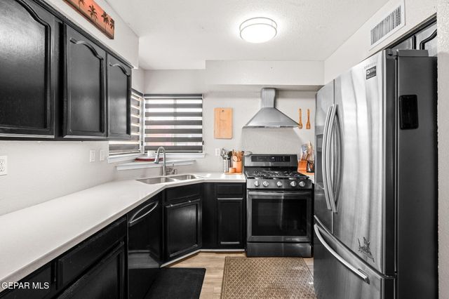 12082 Sterling Mary Way, El Paso, TX 79936