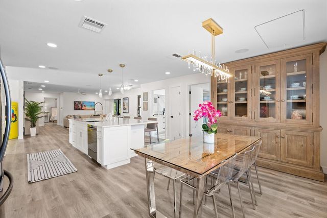 526 Linnet Circle, Delray Beach, FL 33444