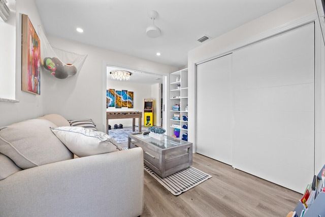 526 Linnet Circle, Delray Beach, FL 33444
