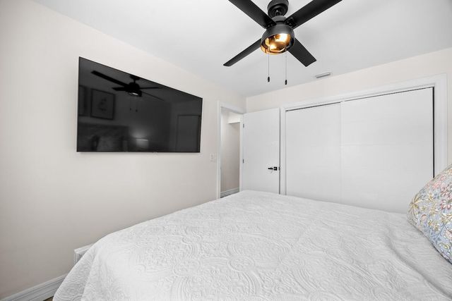 526 Linnet Circle, Delray Beach, FL 33444