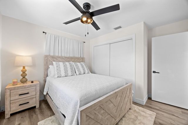 526 Linnet Circle, Delray Beach, FL 33444