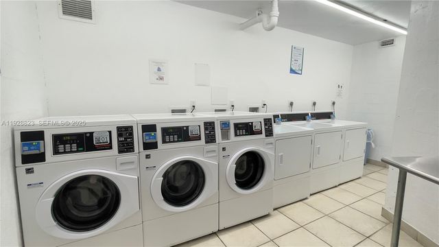 800 Parkview Dr 807, Hallandale Beach, FL 33009