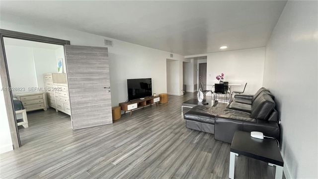 800 Parkview Dr 807, Hallandale Beach, FL 33009