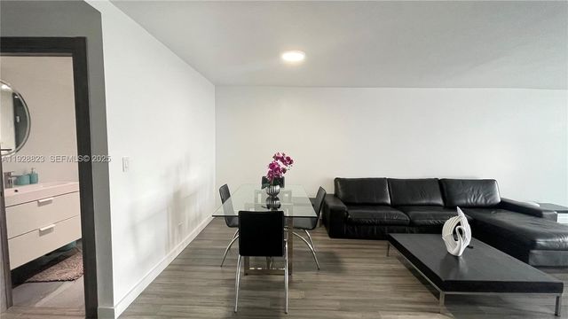 800 Parkview Dr 807, Hallandale Beach, FL 33009