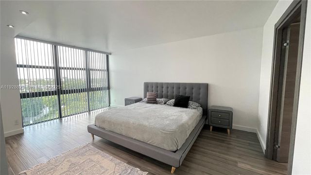 800 Parkview Dr 807, Hallandale Beach, FL 33009