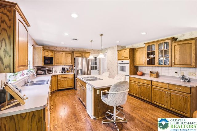 492 Arthurs Court, Bushkill Twp, PA 18064