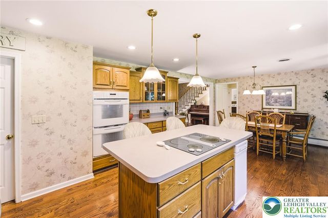492 Arthurs Court, Bushkill Twp, PA 18064