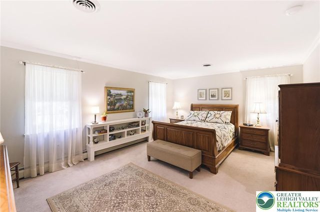 492 Arthurs Court, Bushkill Twp, PA 18064