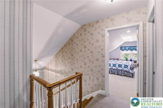 492 Arthurs Court, Bushkill Twp, PA 18064