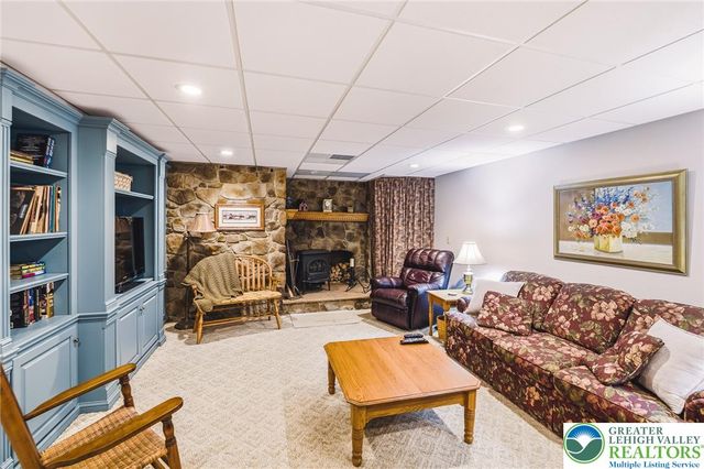 492 Arthurs Court, Bushkill Twp, PA 18064