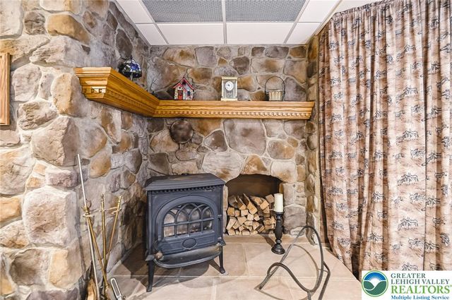 492 Arthurs Court, Bushkill Twp, PA 18064