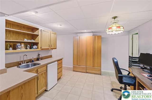 492 Arthurs Court, Bushkill Twp, PA 18064