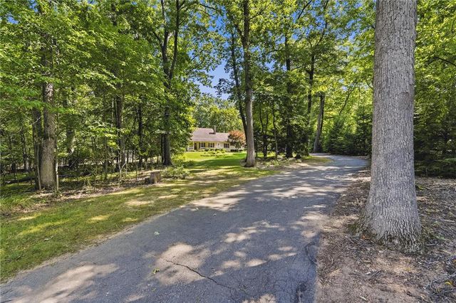 492 Arthurs Court, Bushkill Twp, PA 18064