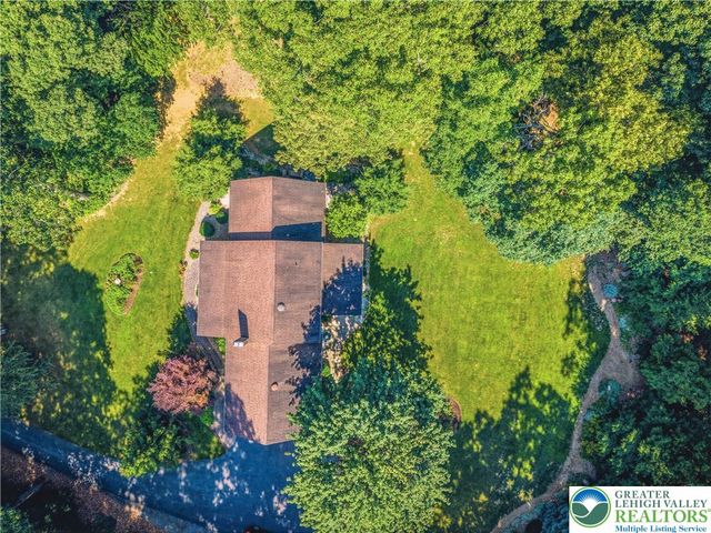 492 Arthurs Court, Bushkill Twp, PA 18064