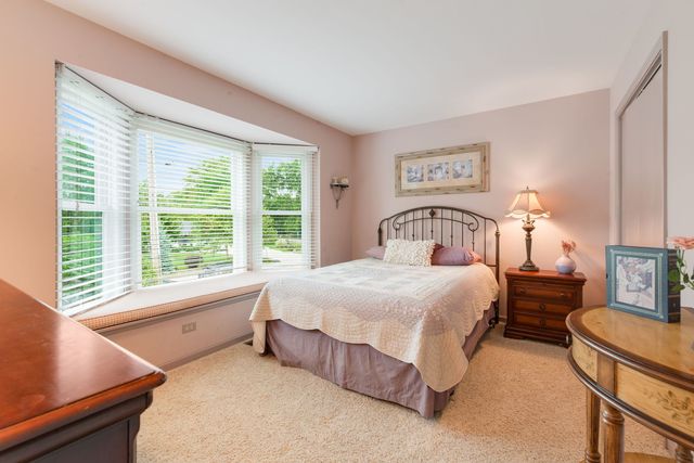 5903 Bentley Avenue, Willowbrook, IL 60527