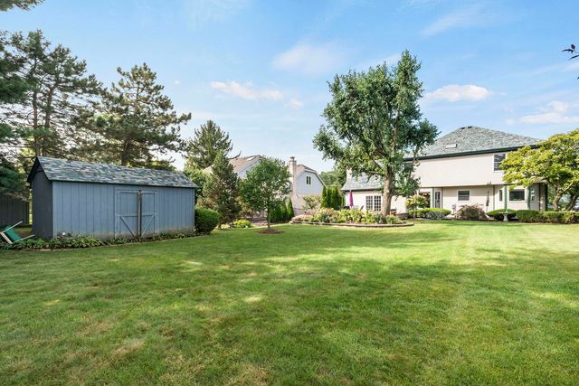 5903 Bentley Avenue, Willowbrook, IL 60527