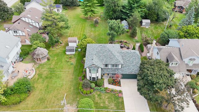 5903 Bentley Avenue, Willowbrook, IL 60527