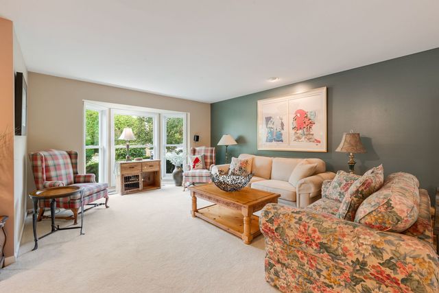 5903 Bentley Avenue, Willowbrook, IL 60527