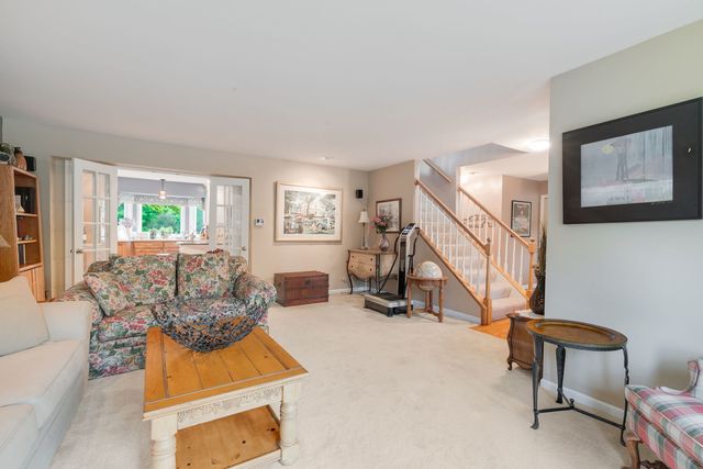 5903 Bentley Avenue, Willowbrook, IL 60527