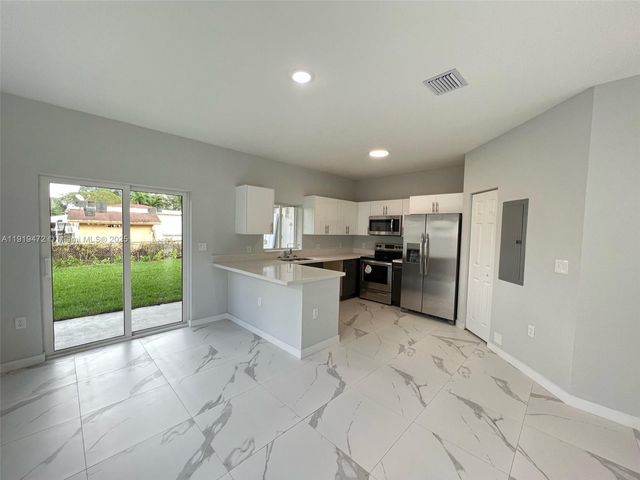 808 NW 16th Ave 2, Fort Lauderdale, FL 33311