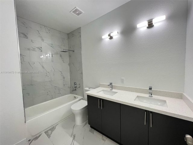 808 NW 16th Ave 2, Fort Lauderdale, FL 33311