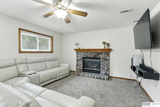 12622 Lillian Street, Omaha, NE 68138