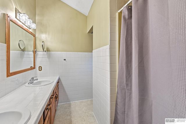 12622 Lillian Street, Omaha, NE 68138