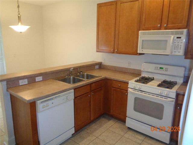 210 WOODHOUSE LANE, Deland, FL 32724
