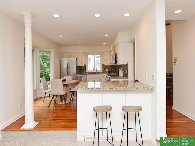 16321 Charles Circle, Omaha, NE 68118