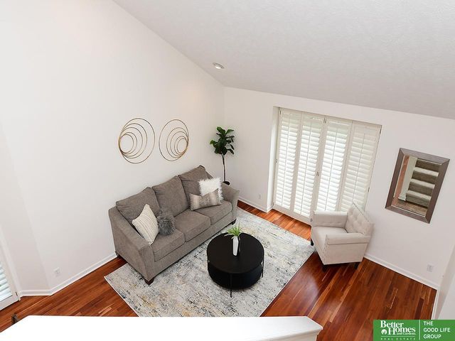 16321 Charles Circle, Omaha, NE 68118