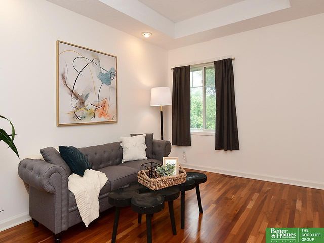 16321 Charles Circle, Omaha, NE 68118