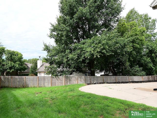 16321 Charles Circle, Omaha, NE 68118
