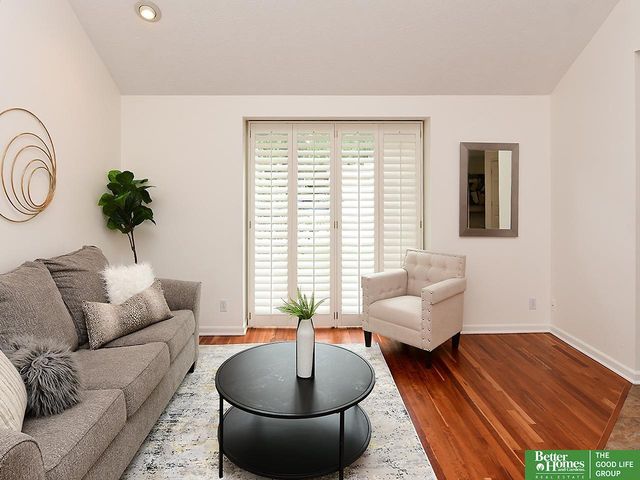 16321 Charles Circle, Omaha, NE 68118