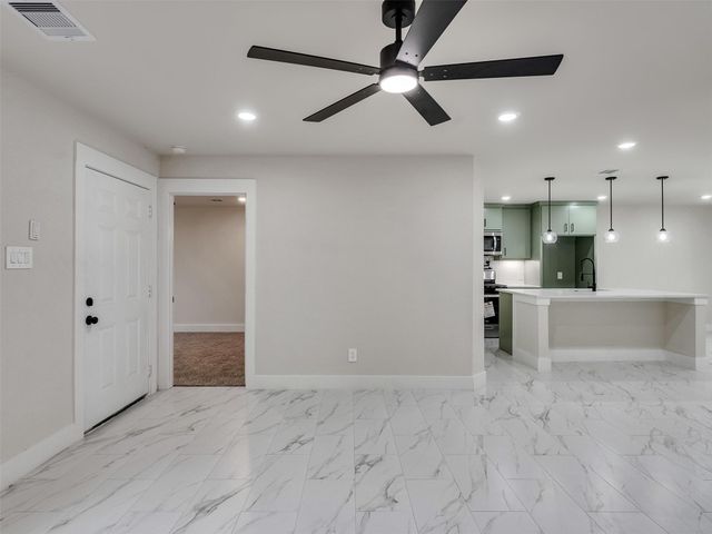 7207 Crestmont Street, Houston, TX 77033