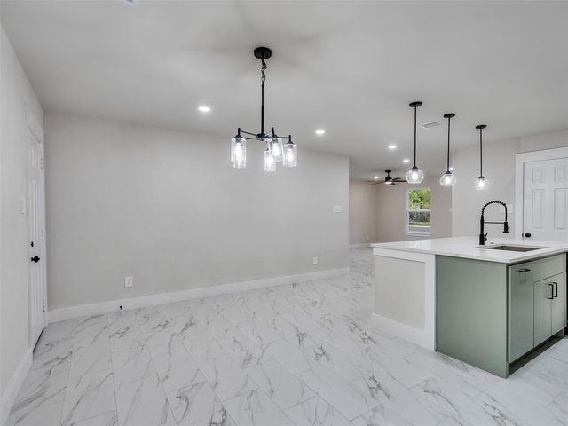 7207 Crestmont Street, Houston, TX 77033