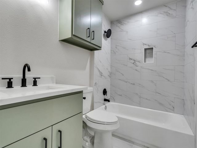 7207 Crestmont Street, Houston, TX 77033